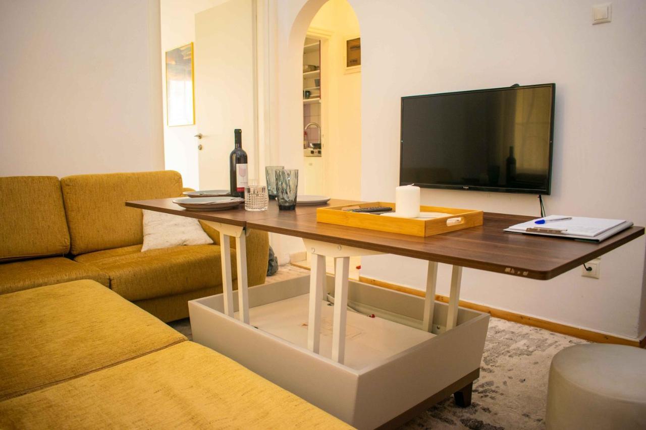 City Center/Navarinou Classical Style Apt-King Bed Soluň Exteriér fotografie